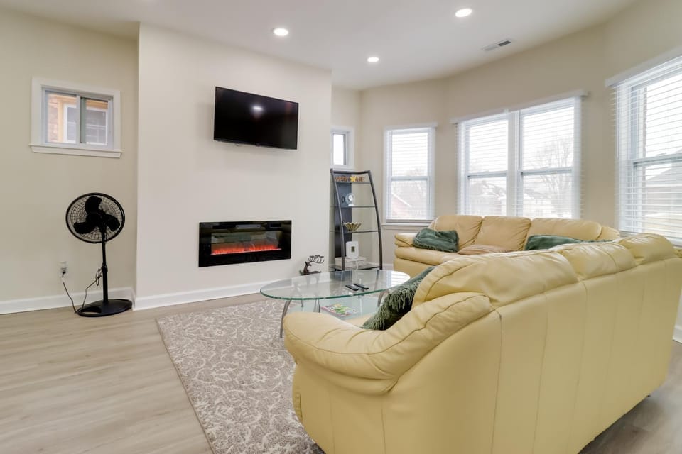 Modern Updates & Great Location! Detroit Duplex House in Detroit
