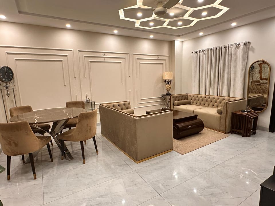 Executive 2Bed Suite in Air Avenue DHA Phase 8 Fast WiFi FF09 Apartment in Lahore