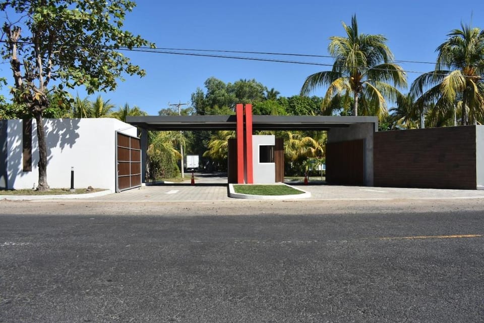 Cabo del Sol km 70 House in El Salvador