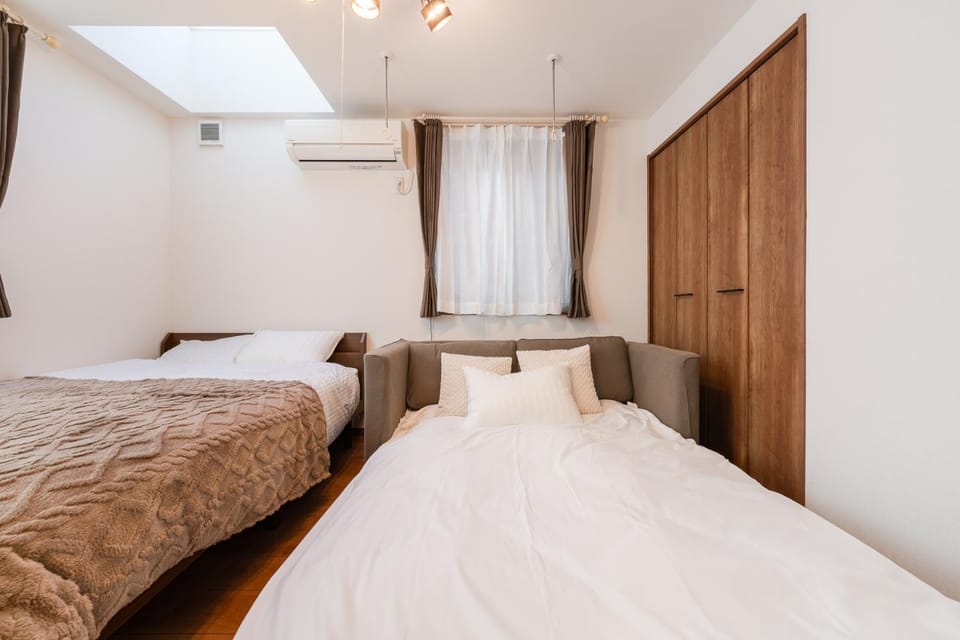 Bedroom, air conditioner