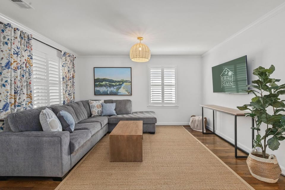 Old Village Palmetto- Pet Friendly House in Mount Pleasant