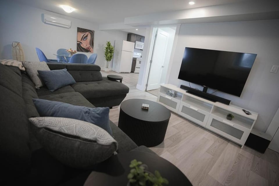 TV and multimedia, Living room, Seating area, Dining area, Dinner, dishwasher, internet