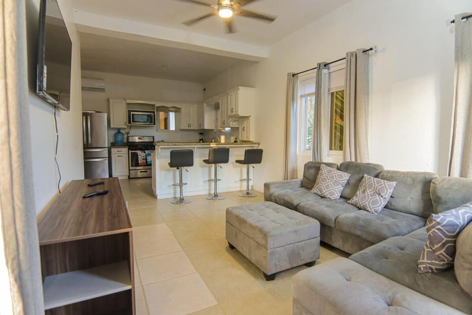 Between the Forest and the Reef Apartment in Bay Islands Department