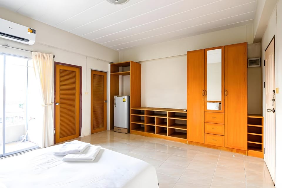 Bed, Photo of the whole room, Bedroom, towels, wardrobe, air conditioner