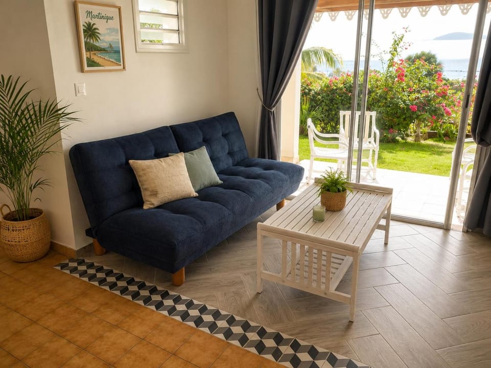 Living room, Garden view