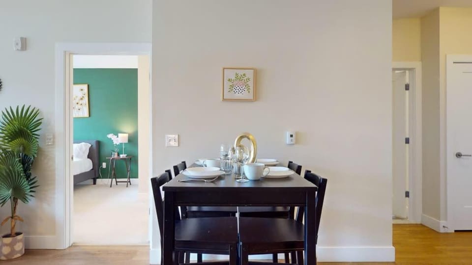 Stylish Home with Free Parking Apartment in Stamford