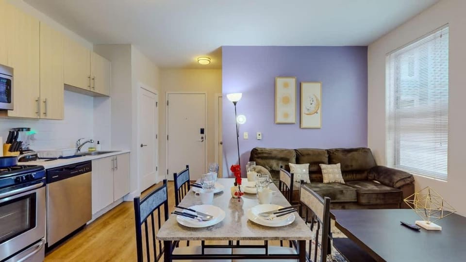 Stylish Home and Cozy Apartment in Stamford