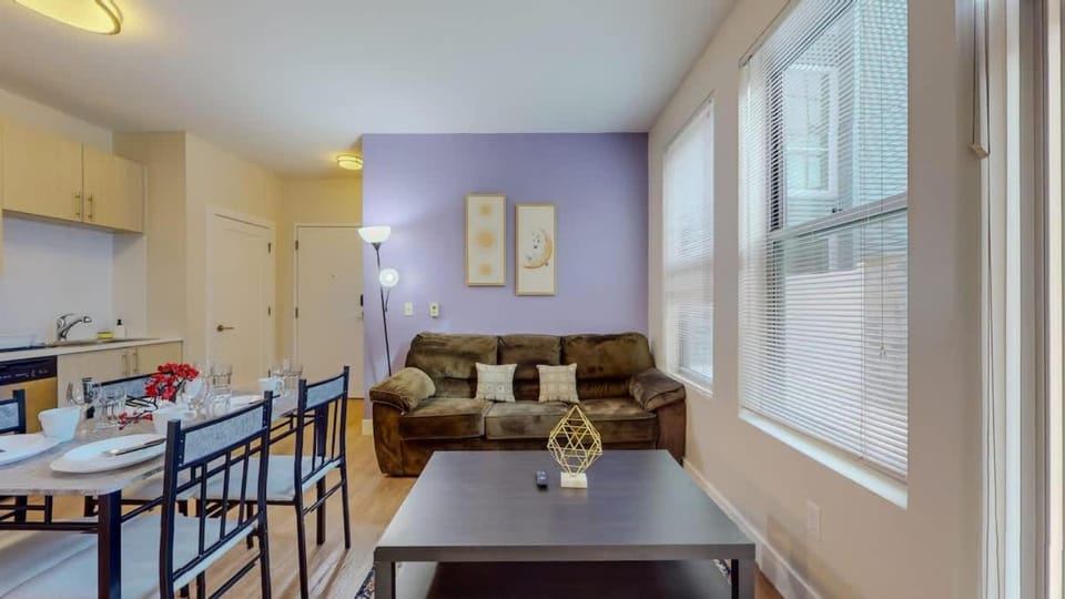Stylish Home and Cozy Apartment in Stamford