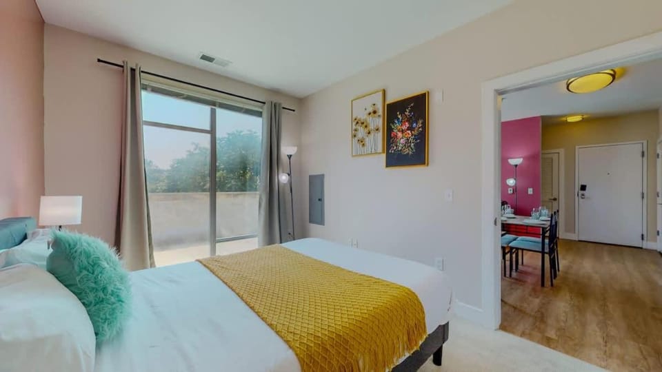 Cozy Modern Home Free Parking Apartment in Stamford