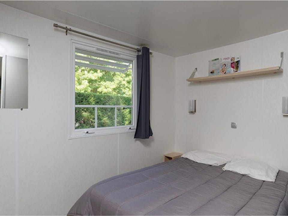 Mobil-home confortable pour 4 personnes avec cuisine équipée - API-1-52-864 Campground/ 
RV Resort in Occitanie