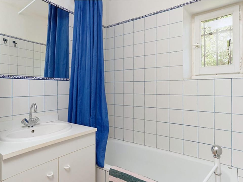 Gîte 65m² pour 4 personnes avec cuisine équipée - API-1-52-873 Campground/ 
RV Resort in Occitanie