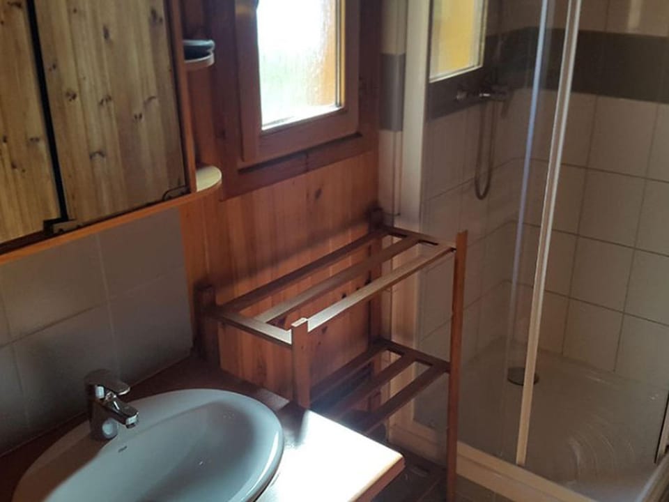 Chalet confortable avec terrasse - 1 chambre - API-1-52-890 Campground/ 
RV Resort in Provence-Alpes-Côte d'Azur