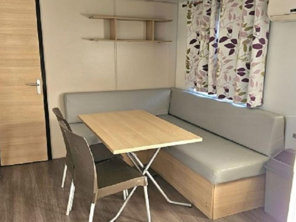Mobil home 6 pers avec terrasse à Charlieu - API-1-52-1219 Campground/ 
RV Resort in Auvergne-Rhône-Alpes