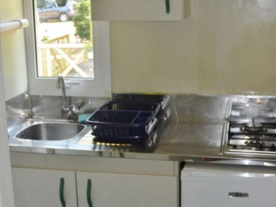 Chalet avec Terrasse - 2 Chambres - 5 Pers. - API-1-52-1233 Campground/ 
RV Resort in Argentat-sur-Dordogne