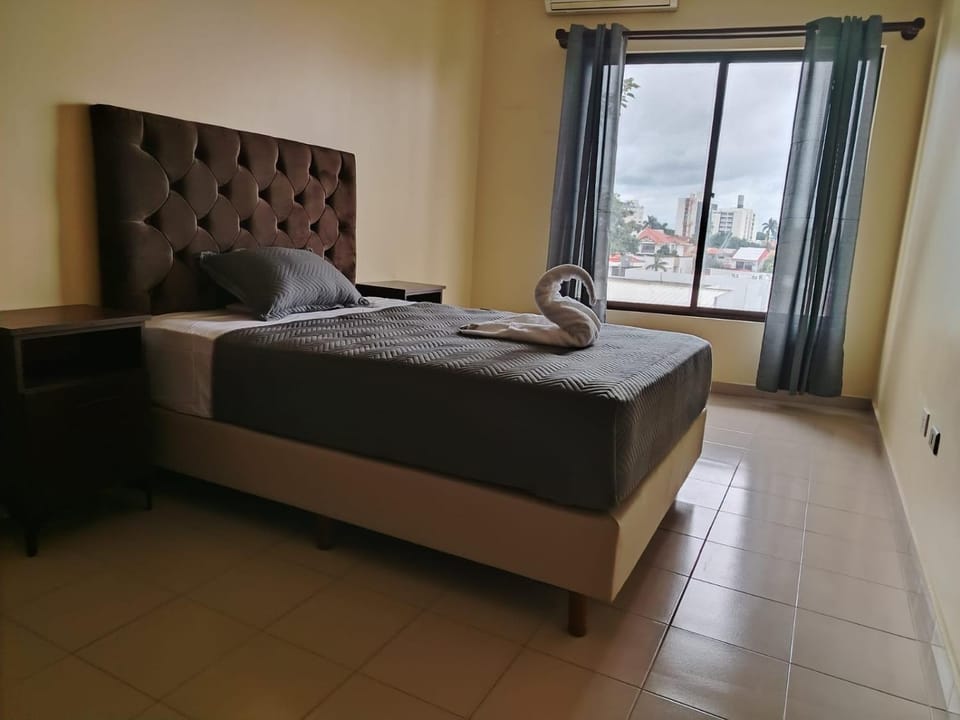 Bed, Photo of the whole room, Bedroom, Sunrise, towels