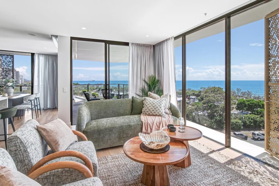 Natural landscape, View (from property/room), Balcony/Terrace, Living room, Seating area, Dining area, Sea view