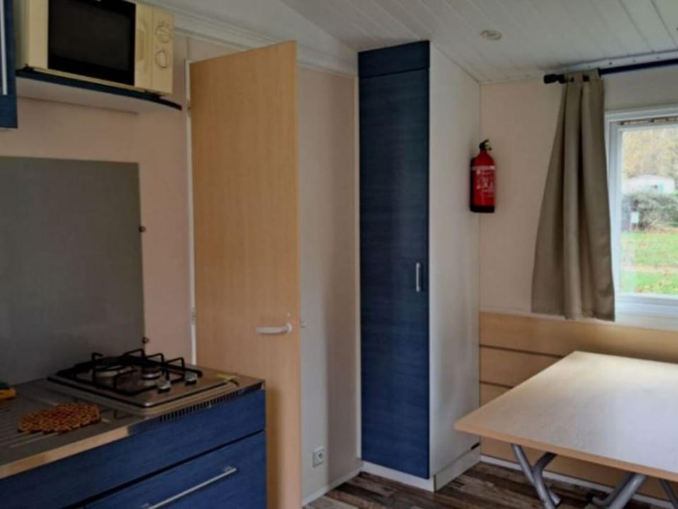 Mobil home confortable pour 5 avec terrasse - API-1-52-1254 Campground/ 
RV Resort in Argentat-sur-Dordogne