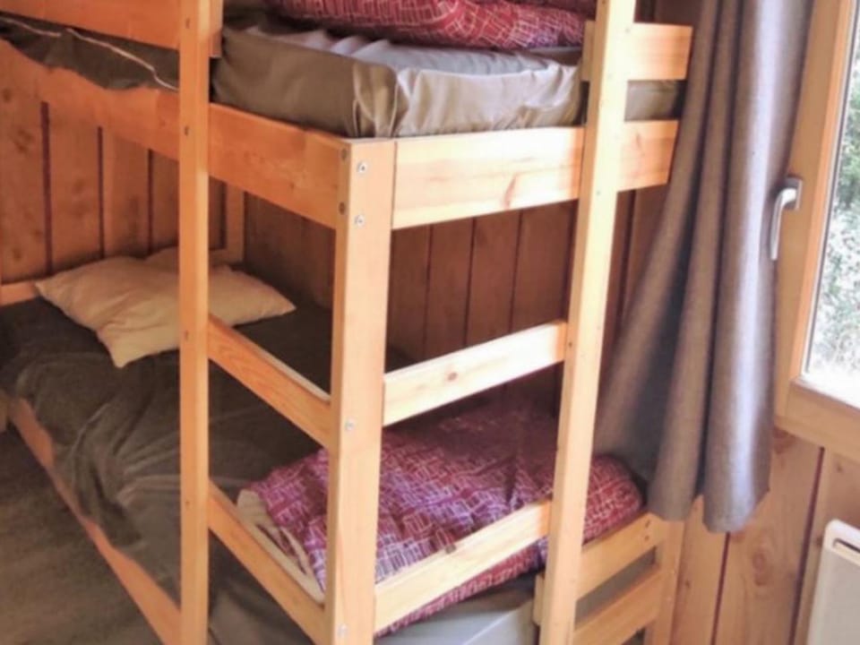 Chalet accessible - 4 pers - Terrasse - API-1-52-1278 Campground/ 
RV Resort in Auvergne-Rhône-Alpes