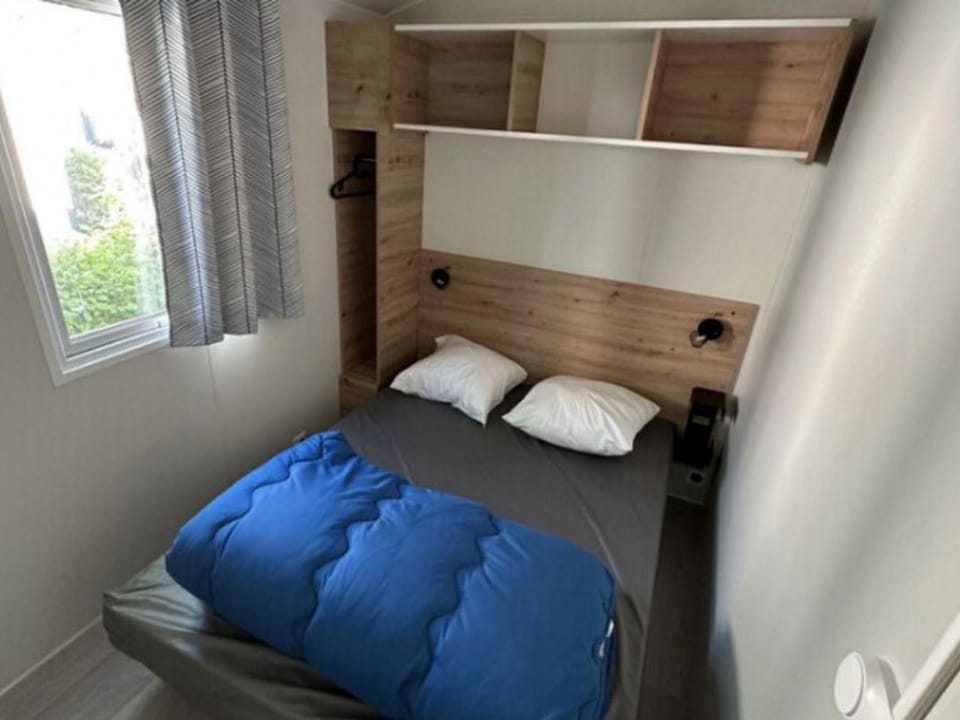 Mobil-home confortable avec terrasse - 4 personnes - API-1-52-1277 Campground/ 
RV Resort in Auvergne-Rhône-Alpes
