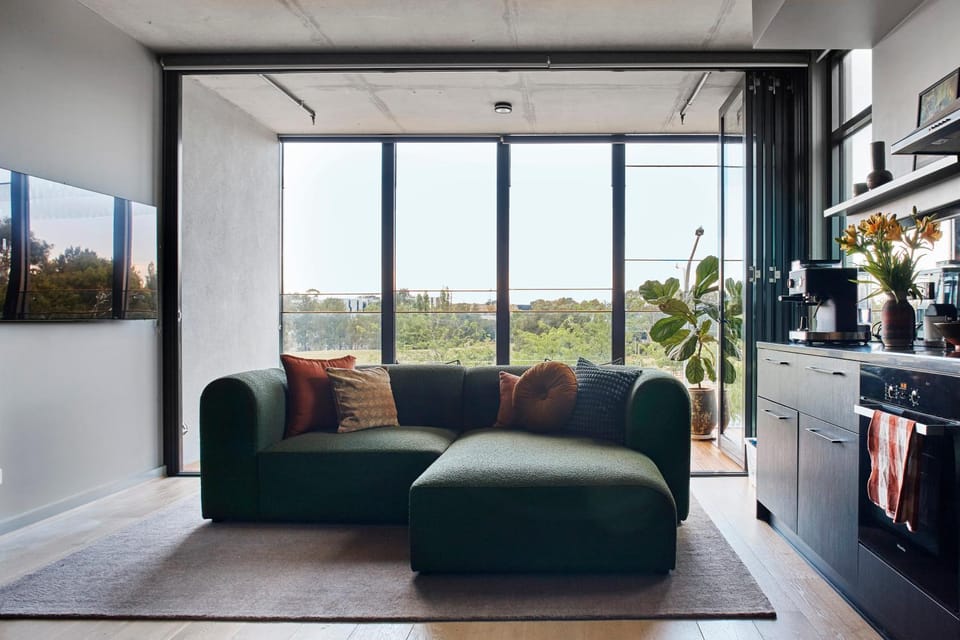 TV and multimedia, View (from property/room), Living room, Lake view