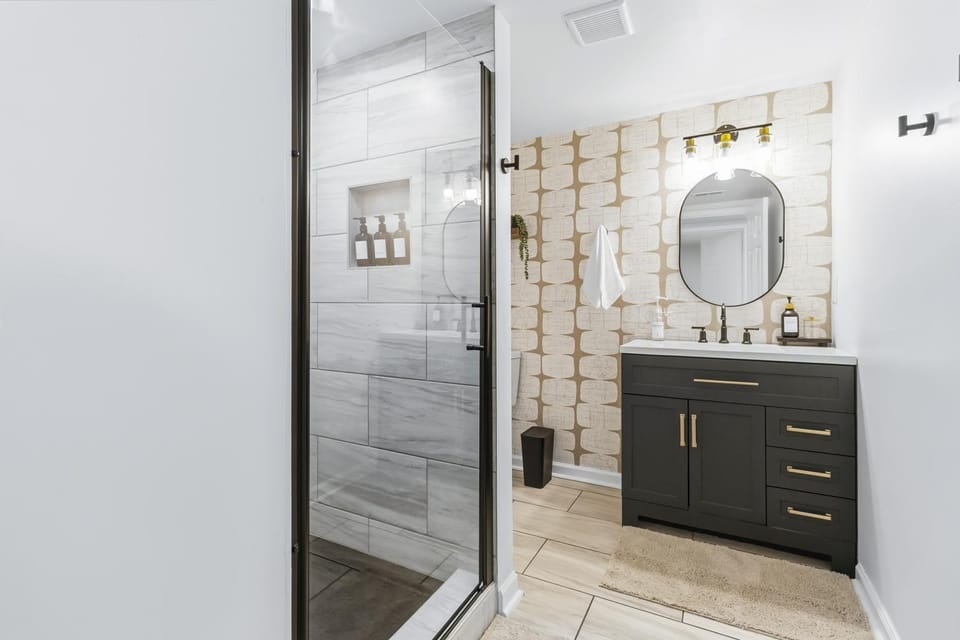 Shower, Toilet, Bathroom