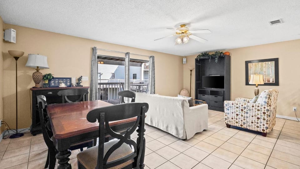 Sixty-Five & Salty Bay View 65 Apartment in Orange Beach