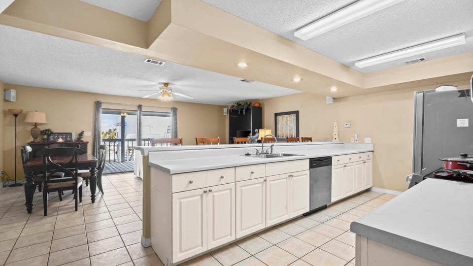 Sixty-Five & Salty Bay View 65 Apartment in Orange Beach
