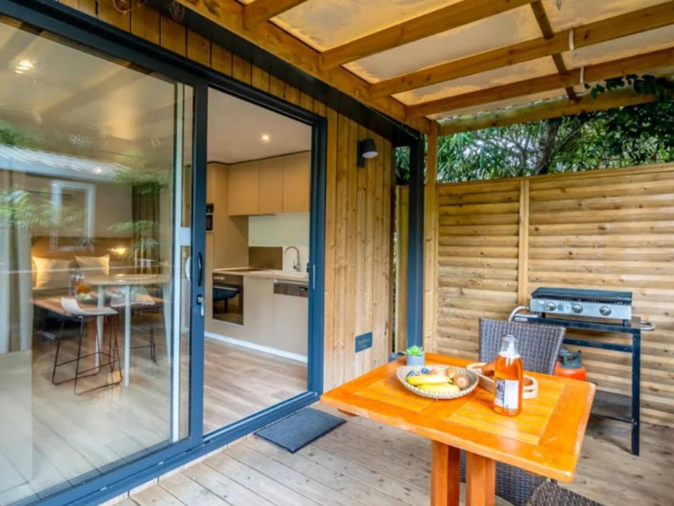 Mobil home cosy avec terrasse pour 2 personnes - API-1-52-1326 Campground/ 
RV Resort in Rivedoux-Plage