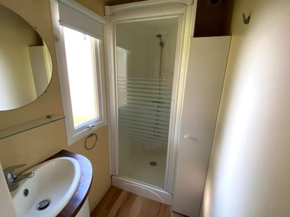 Mobil home confortable avec terrasse pour 4 personnes - API-1-52-1362 Campground/ 
RV Resort in Jura