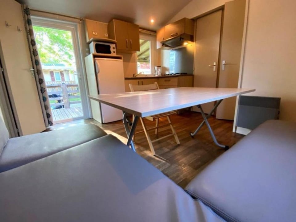 Mobil-home confortable avec terrasse pour 4 pers - API-1-52-1365 Campground/ 
RV Resort in Jura
