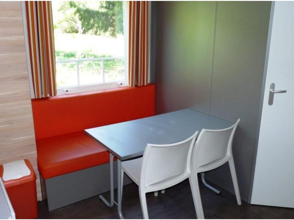 Mobile-home 4 pers, salon de jardin, barbecue - API-1-52-1356 Campground/ 
RV Resort in Auvergne-Rhône-Alpes