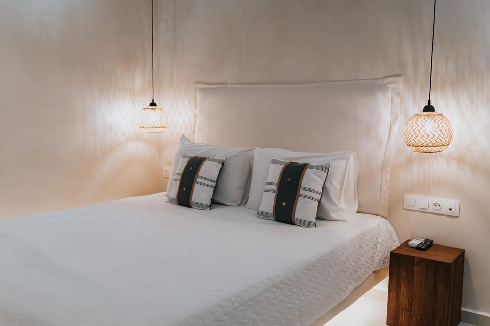 Avanti Hotel in Decentralized Administration of the Aegean