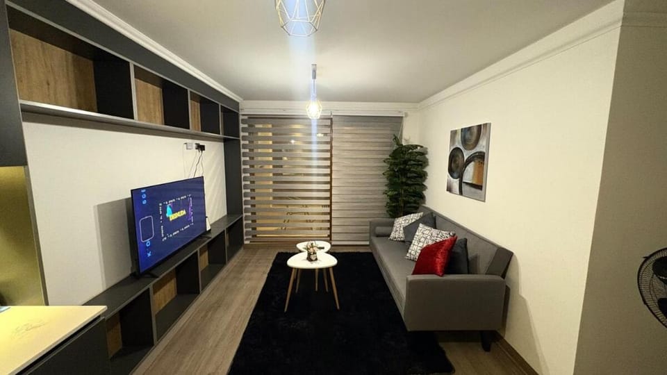 Condo luminity exclusivo 2D-2B incluye piscina parking y wifi gratis check in y seguridad 24 hrs Apartment in Los Ángeles