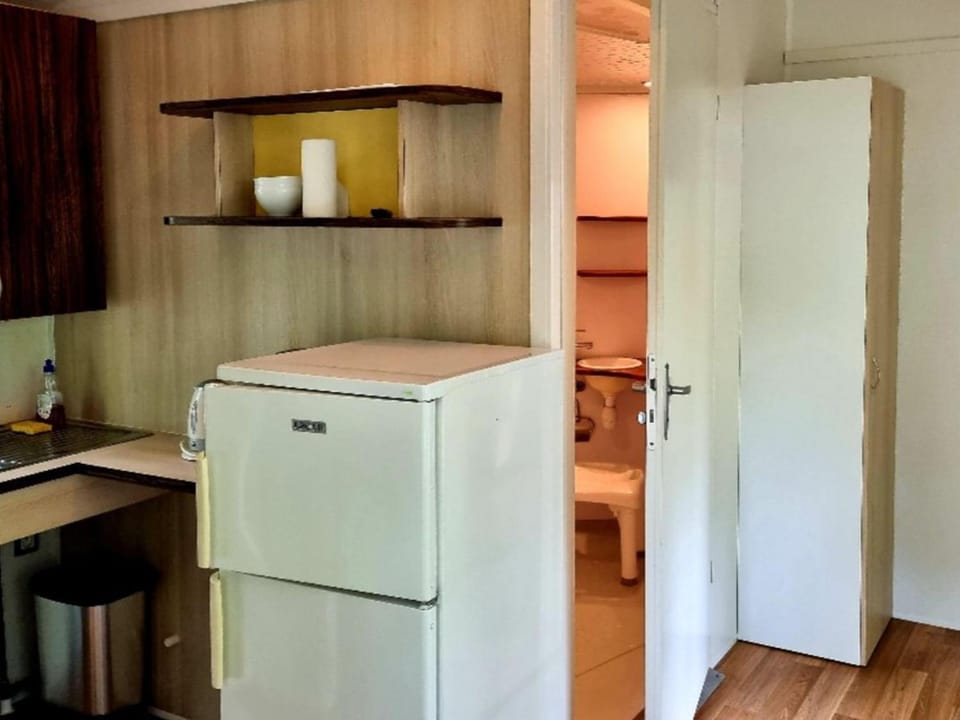 Mobil-home PMR avec Terrasse - 4 Personnes - API-1-52-1561 Campground/ 
RV Resort in Centre-Val de Loire