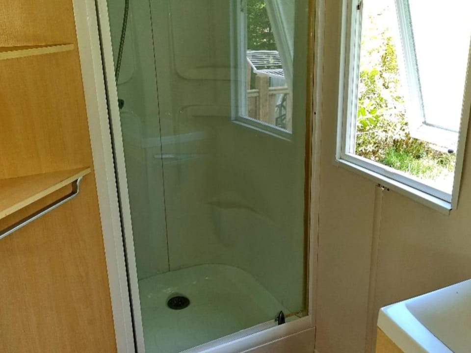 Mobil-home 32m² avec Terrasse - 4 personnes - API-1-52-1564 Campground/ 
RV Resort in Centre-Val de Loire
