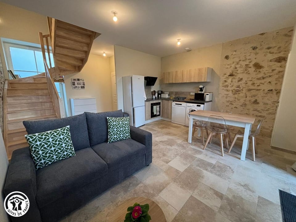 Charmant Gîte Vendéen avec Jardin - 6 Pers. - FR-1-426-605 House in Pays de la Loire