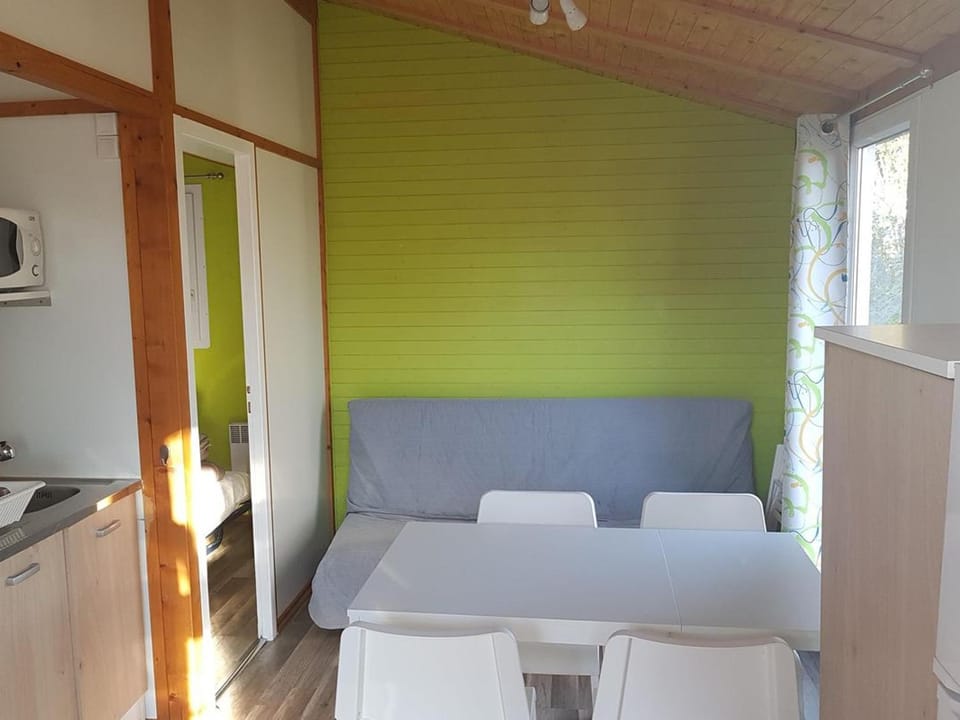 Chalet Confort 5 Pers - Terrasse Privée - API-1-52-1605 Campground/ 
RV Resort in Auvergne-Rhône-Alpes