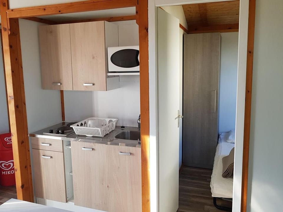 Chalet Confort 5 Pers - Terrasse Privée - API-1-52-1605 Campground/ 
RV Resort in Auvergne-Rhône-Alpes
