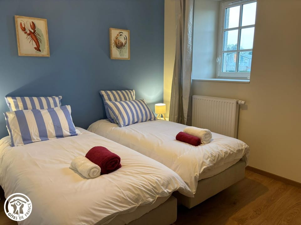 Charmant Gîte en Bocage Vendéen, 3 Chambres, Parking Inclus - FR-1-426-607 House in Pays de la Loire