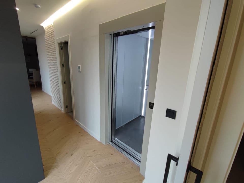 Homey Seville Amazing New Arfe I Apartment Near Cathedral 8 people Apartment in Seville