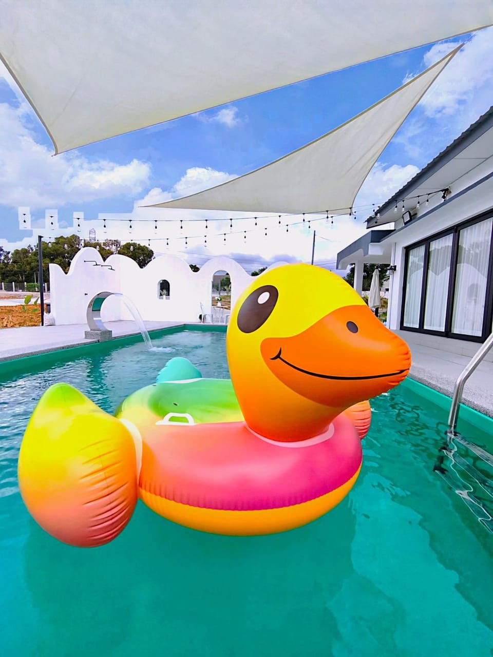 Ipoh Santorini Pool Villa 4BR 15pax by One Life Four Season Guesthouse Vacation rental in Perak
