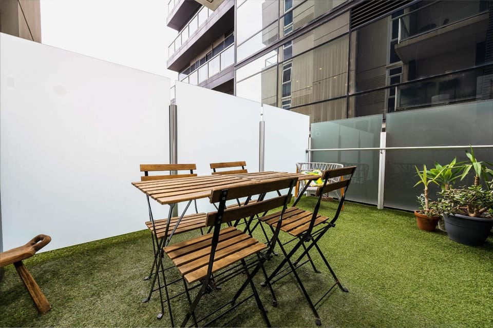 Chic South Yarra Studio - Free Gym & Wifi Apartment in Melbourne