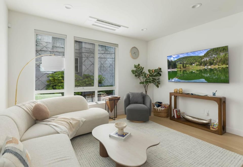 Upscale Seattle retreat: lake/skyline views/FIFA House in Lake Union