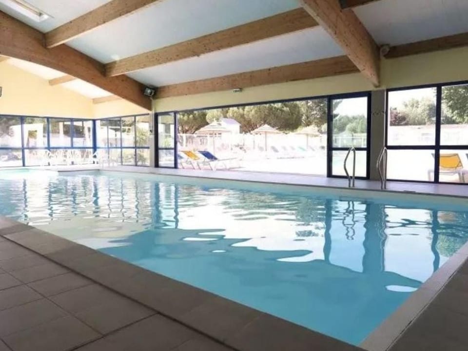 Mobil-home 3 Chambres, Terrasse Paisible - API-1-52-1630 Campground/ 
RV Resort in Notre-Dame-de-Monts