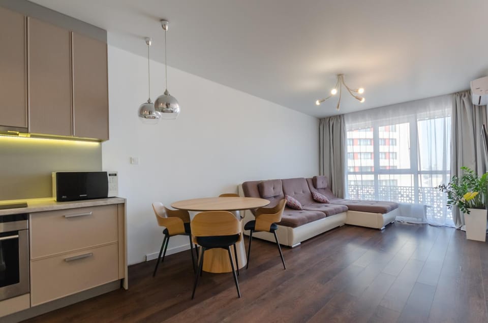 Living room, Seating area, Dining area, heating, pet friendly, air conditioner