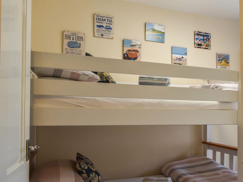 bunk bed