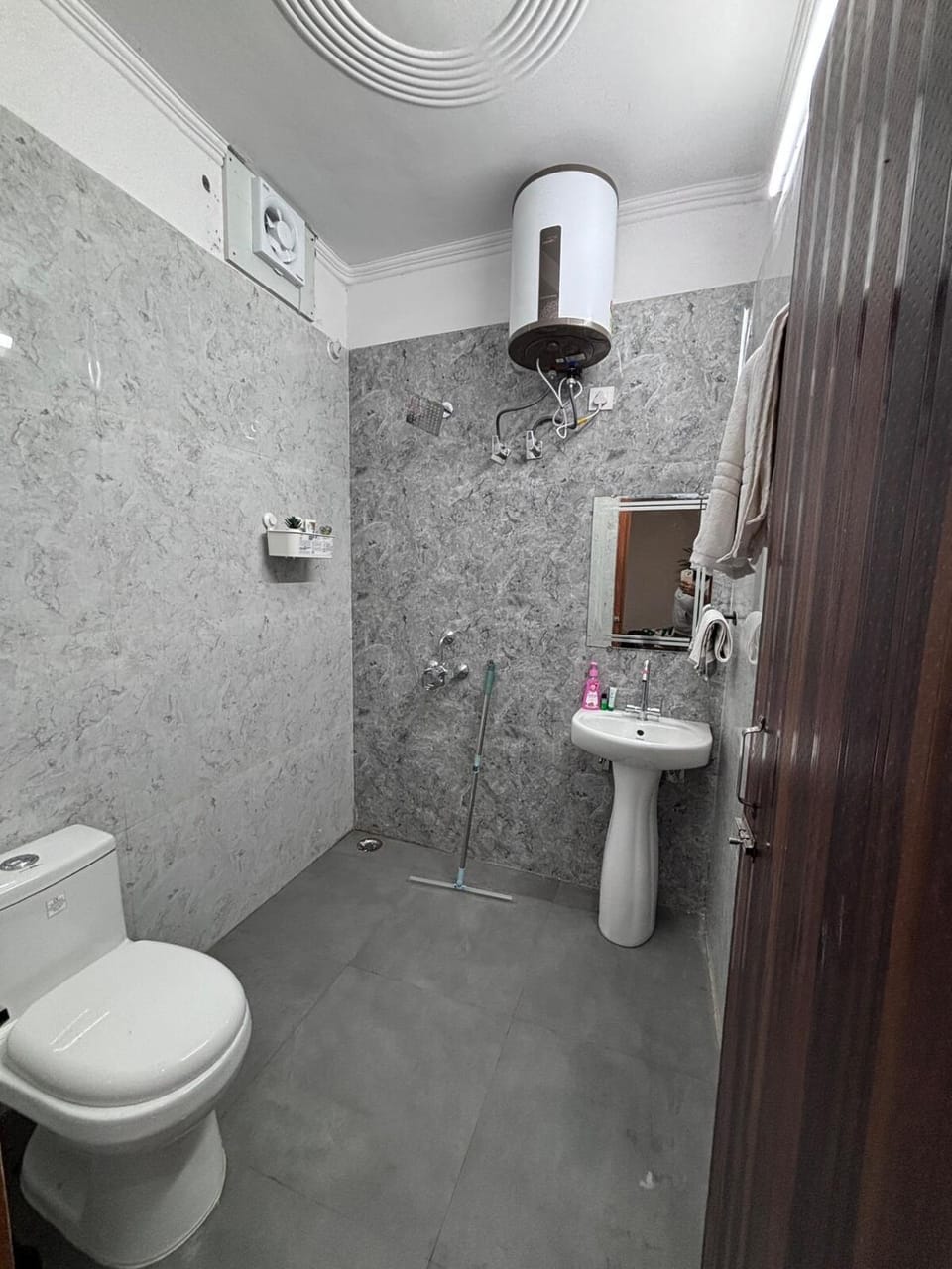 Whispering Vines by Blessings Apartment in Rishikesh