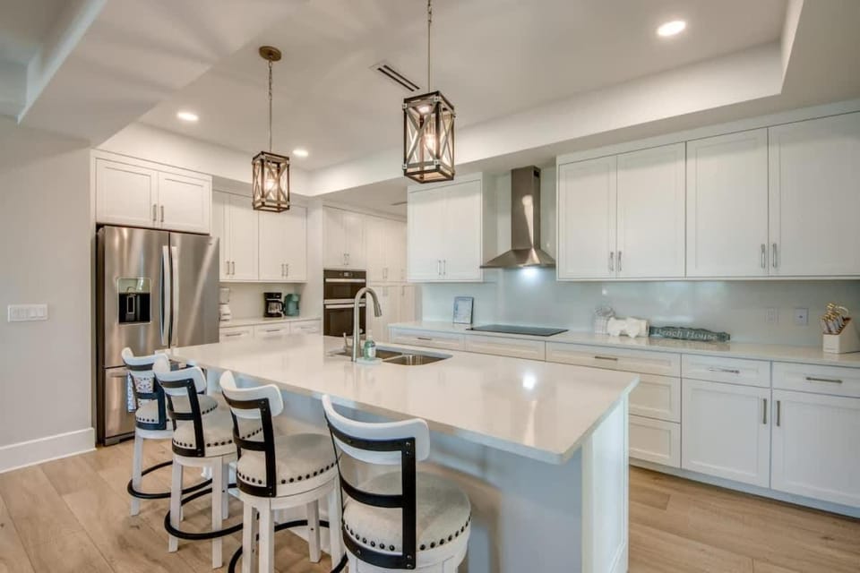 501 Palermo Circle House in Estero Island