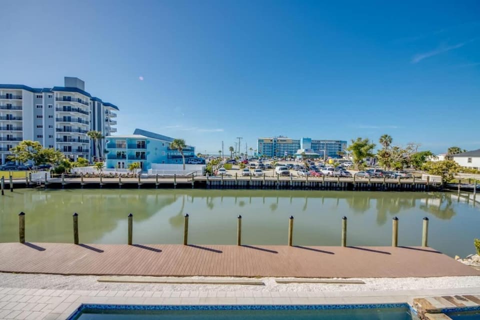 501 Palermo Circle House in Estero Island
