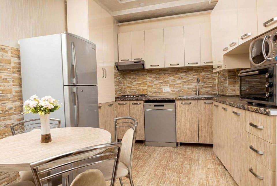 Large 2 Bedroom with Balcony, Saryan street Apartment in Yerevan
